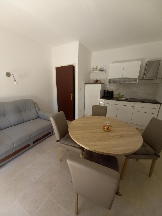 Apartmani Pajalic Krk Town Eksteriør bilde